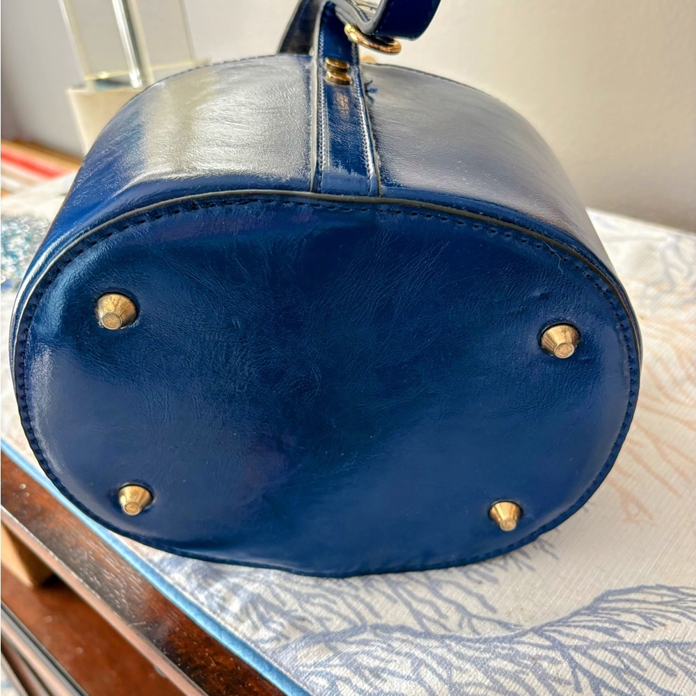 Royla blue bucket purse - Picture 3 of 5